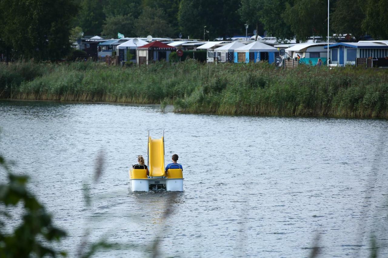 Luxuswohnwagen Am Kransburger See Exteriör bild